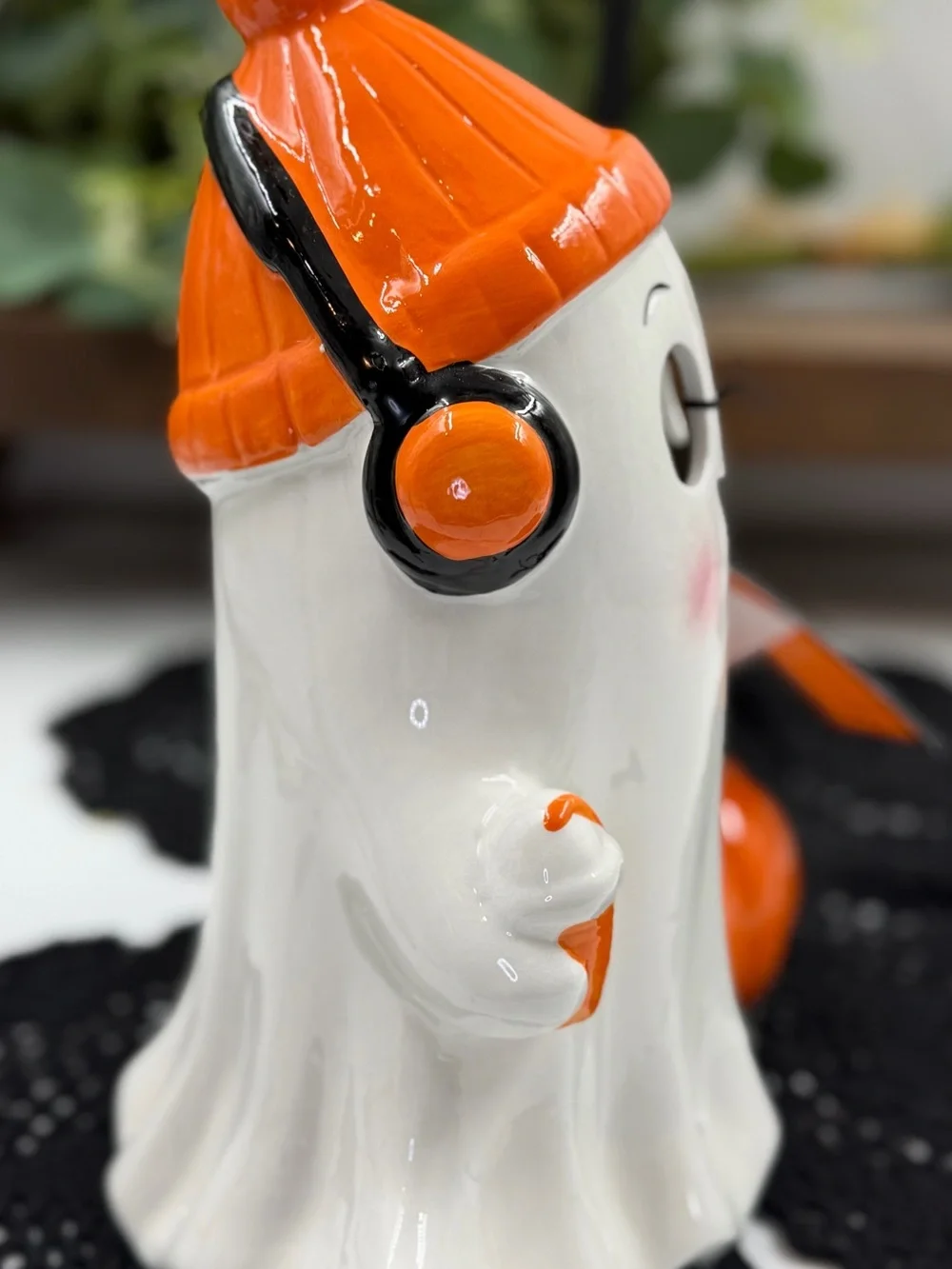 new 2026 ghoulish light up ghost with headphones pumpkin decor nwt